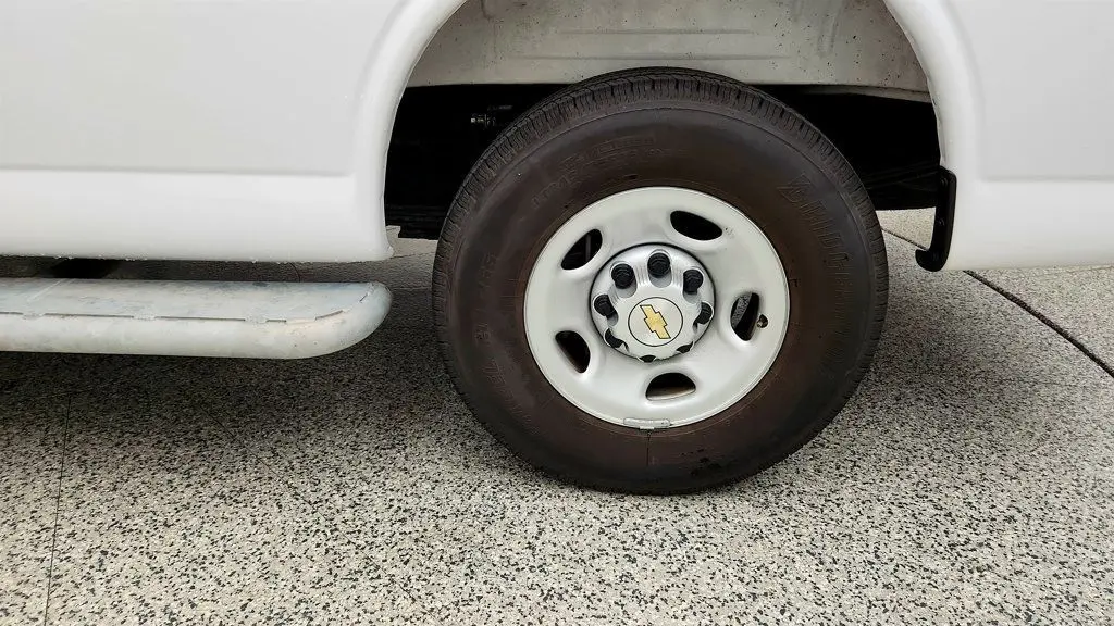 2025 Chevrolet Express 2500