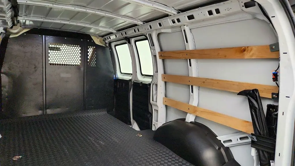 2025 Chevrolet Express 2500