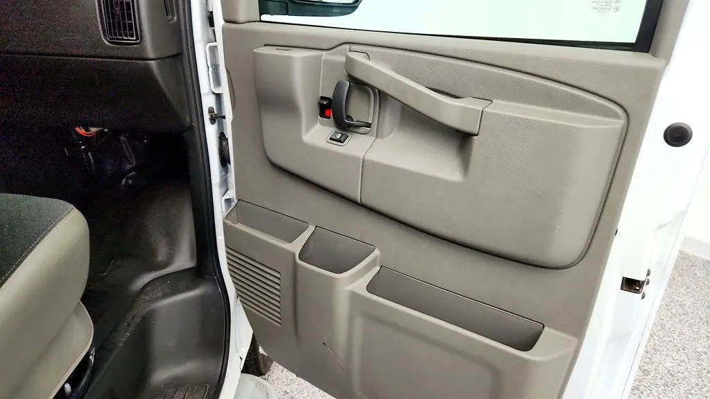 2025 Chevrolet Express 2500