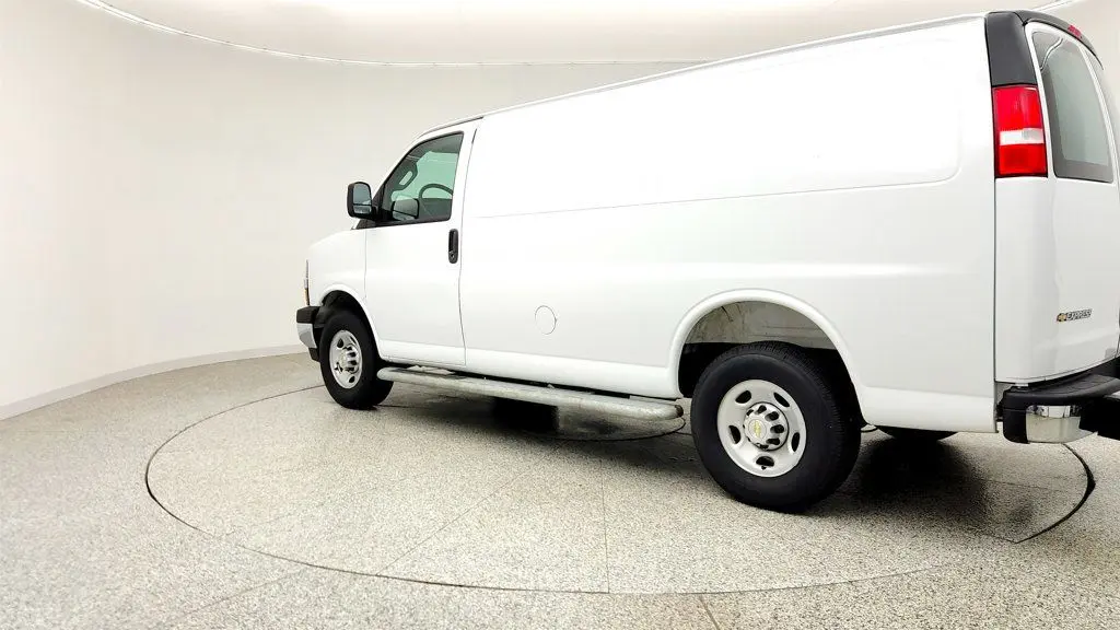 2025 Chevrolet Express 2500