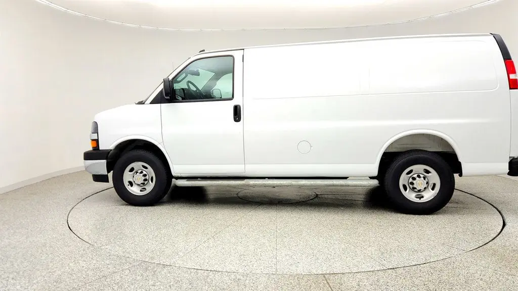2025 Chevrolet Express 2500