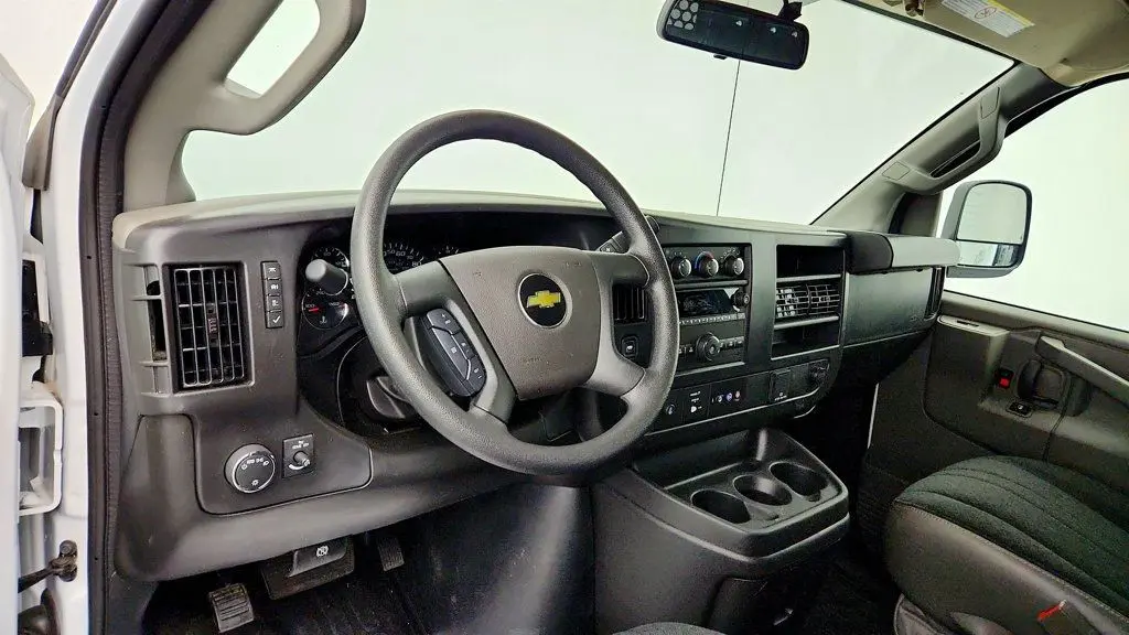 2025 Chevrolet Express 2500