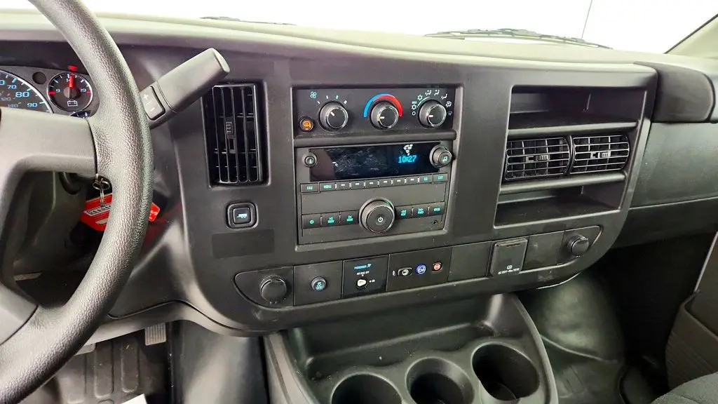 2025 Chevrolet Express 2500