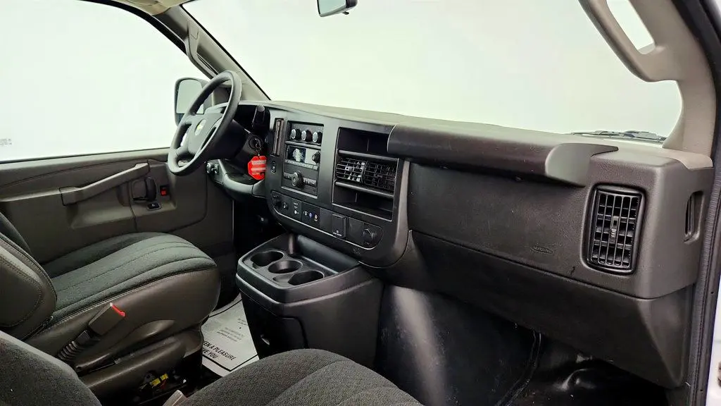 2025 Chevrolet Express 2500