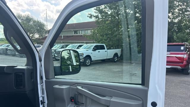 2025 Chevrolet Express 2500