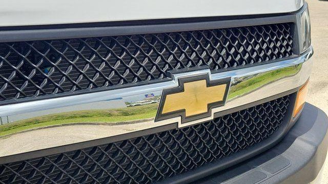 2024 Chevrolet Express 2500