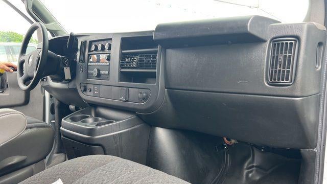 2022 Chevrolet Express 2500
