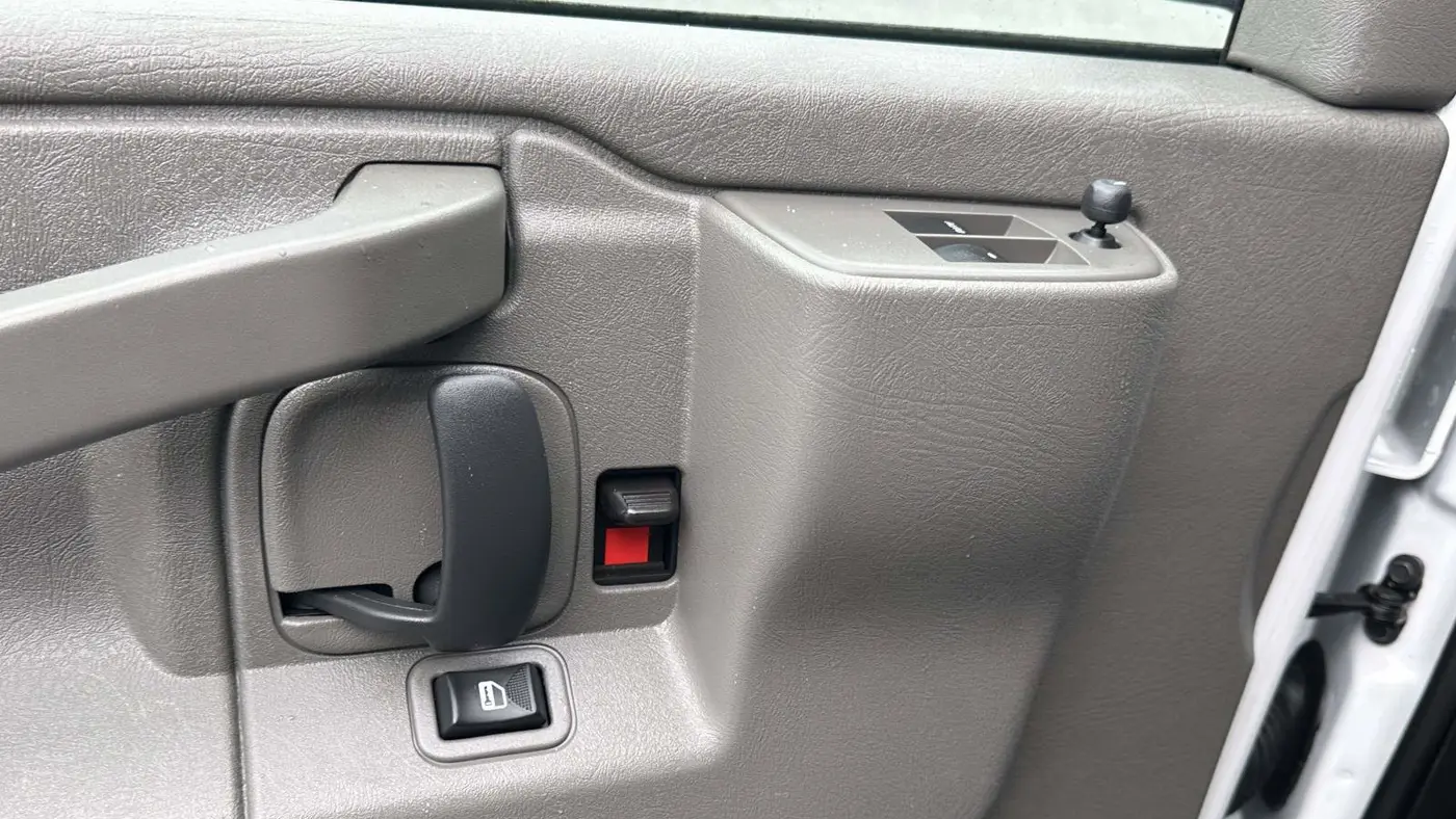 2023 Chevrolet Express 2500