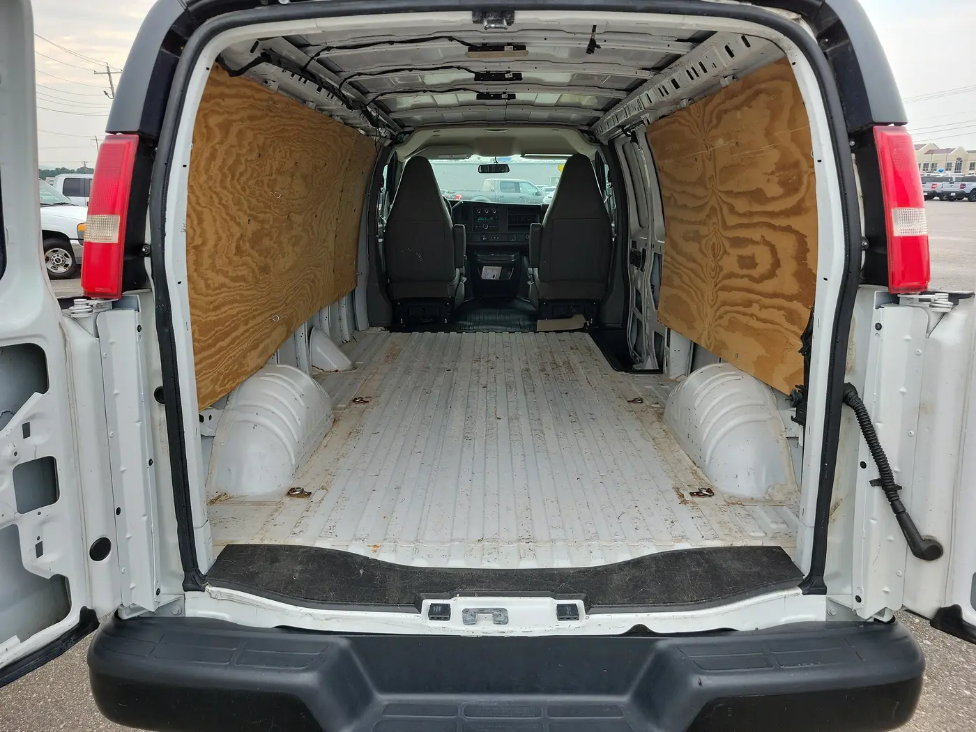 2018 Chevrolet Express - $8,014