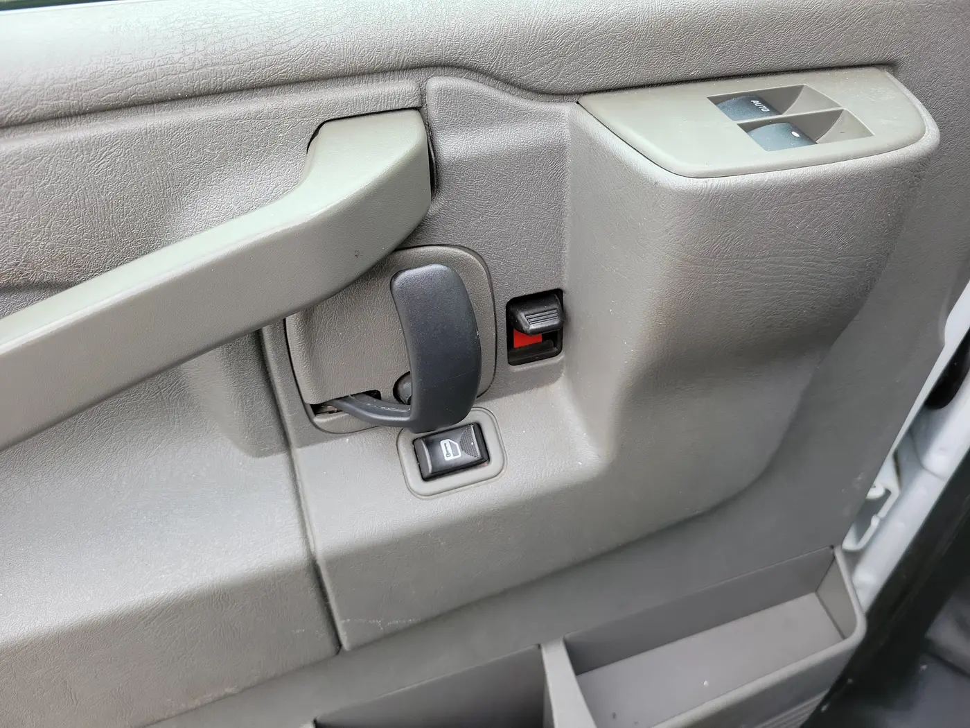 2018 Chevrolet Express - $8,014