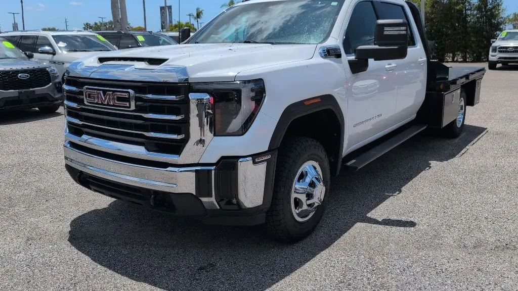 2024 GMC Sierra 3500HD CC SLE