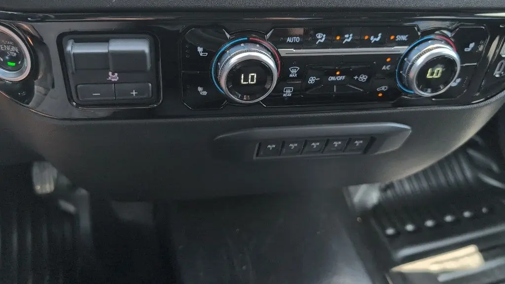 2024 GMC Sierra 3500HD CC SLE