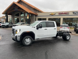 2026 GMC Sierra 3500HD with Summit White Exterior