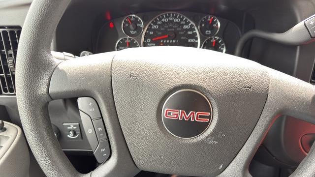 2025 GMC Savana LT 3500