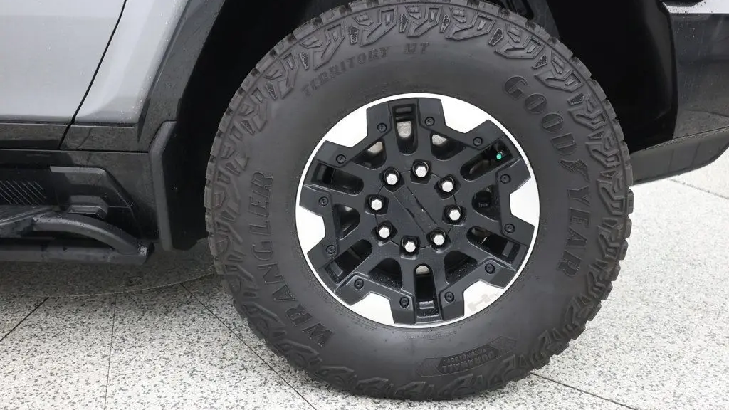 2024 GMC HUMMER EV SUV 2X