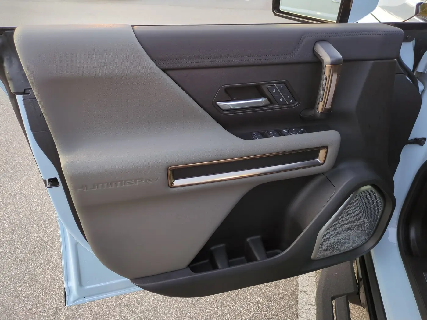 2025 GMC Hummer Ev Suv - $69,737