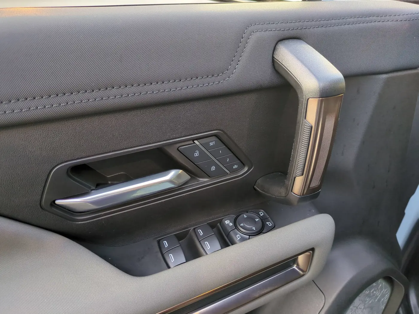 2025 GMC Hummer Ev Suv - $69,737