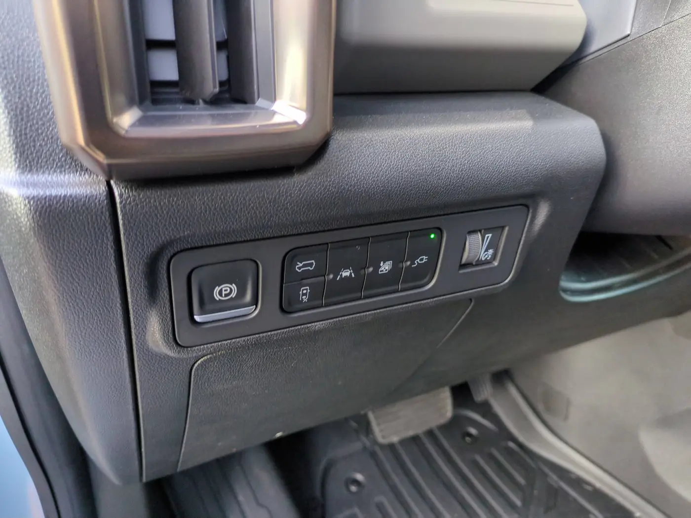 2025 GMC Hummer Ev Suv - $69,737