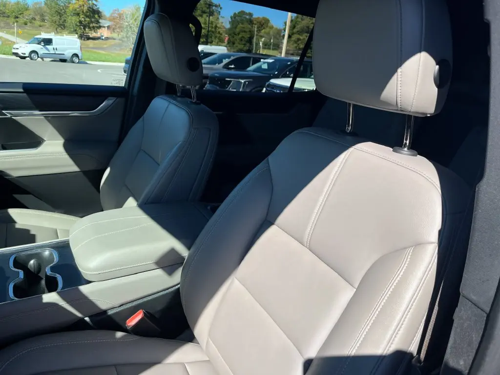 2026 GMC Acadia - $39,400