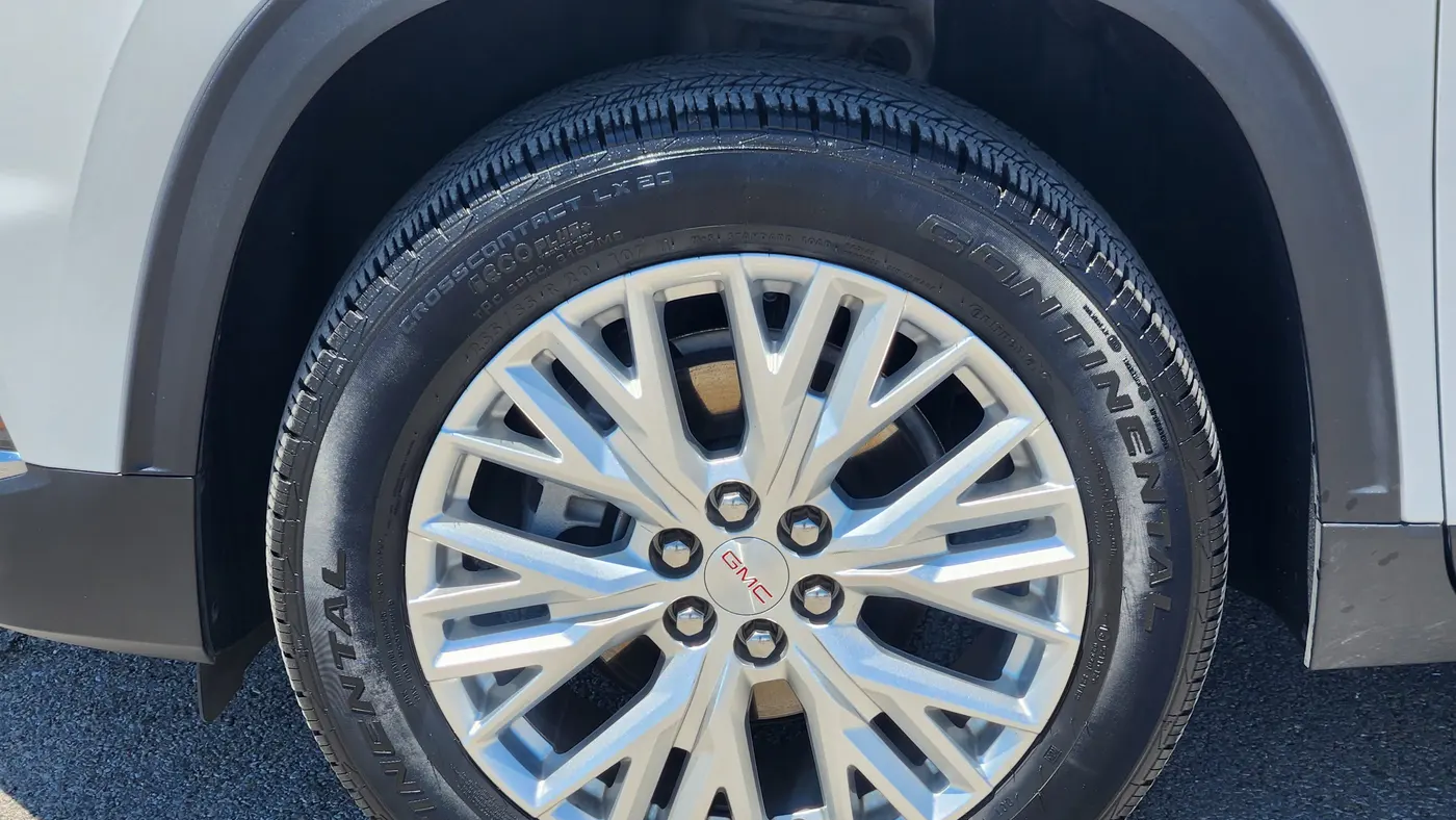 2024 GMC Acadia Elevation