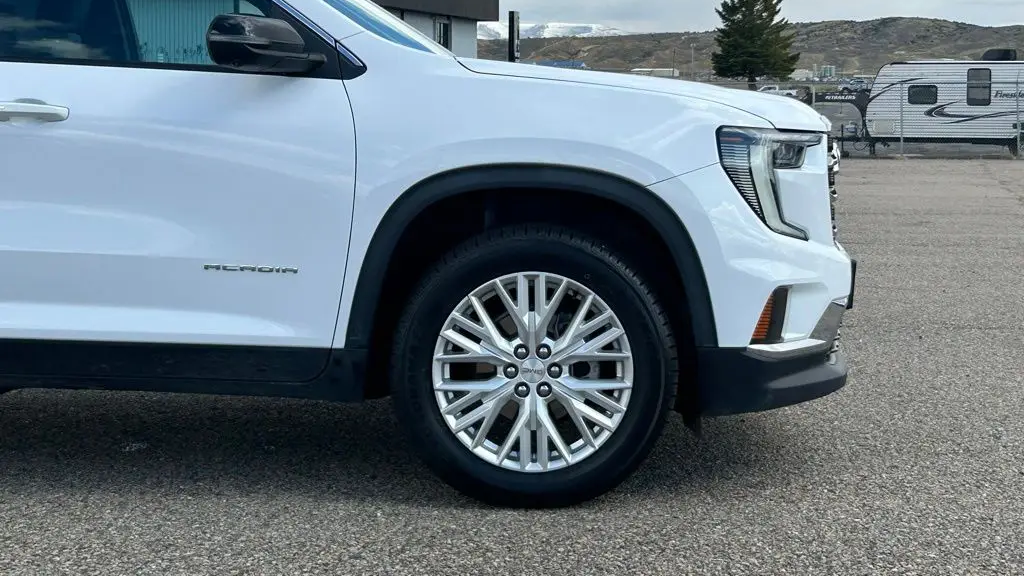 2024 GMC Acadia Elevation