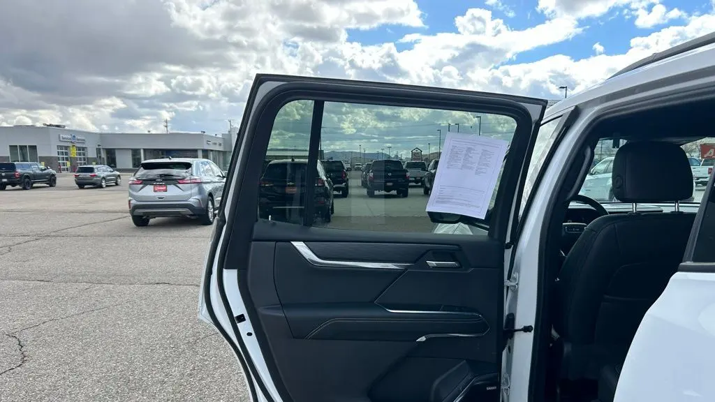 2024 GMC Acadia Elevation