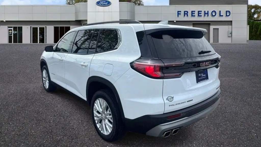 2024 GMC Acadia Elevation