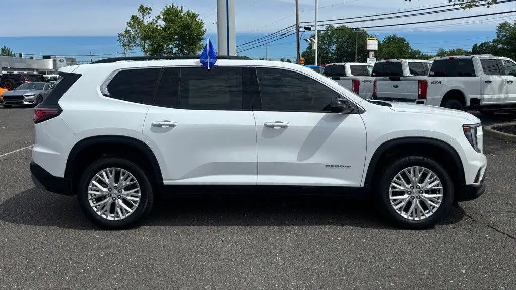 2024 GMC Acadia Elevation