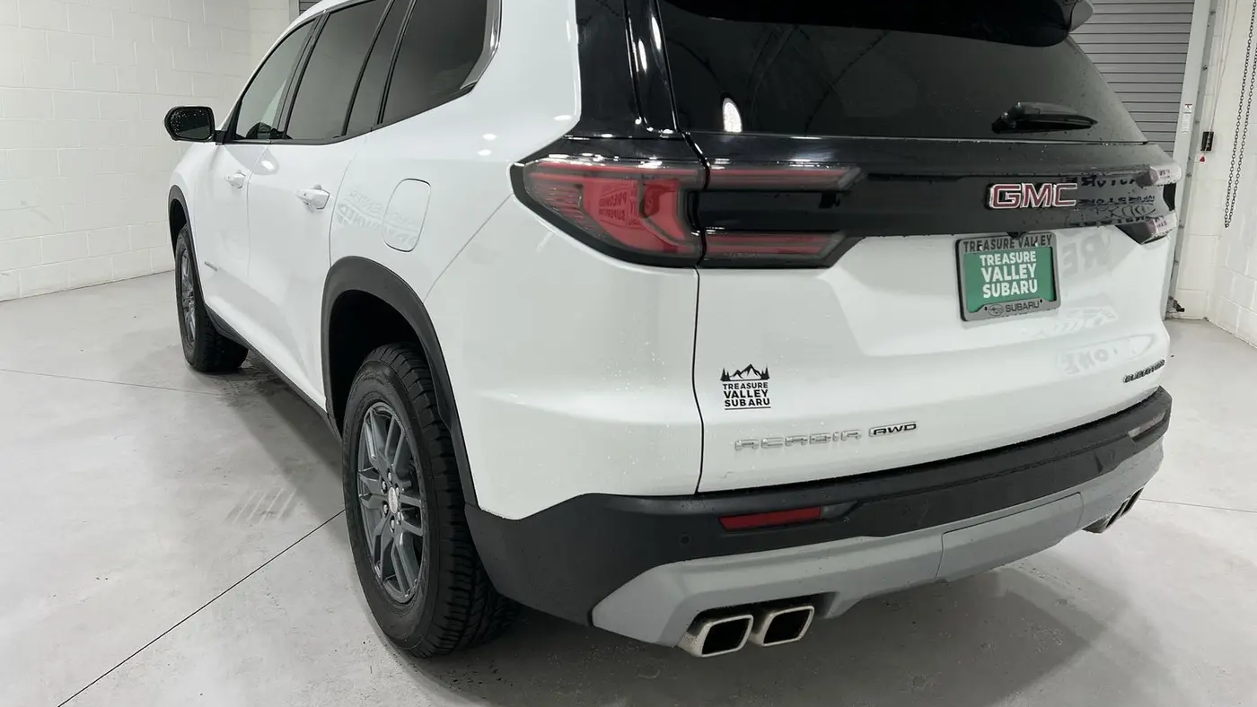 2025 GMC Acadia Elevation