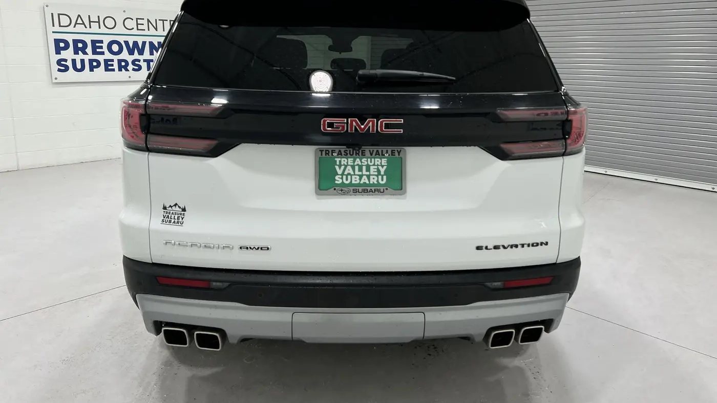 2025 GMC Acadia Elevation