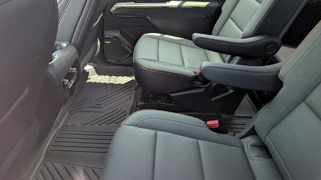 2024 GMC Acadia AT4
