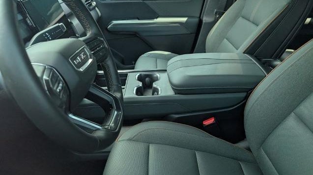 2024 GMC Acadia AT4