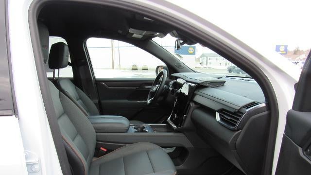 2024 GMC Acadia AT4