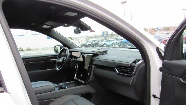 2024 GMC Acadia AT4
