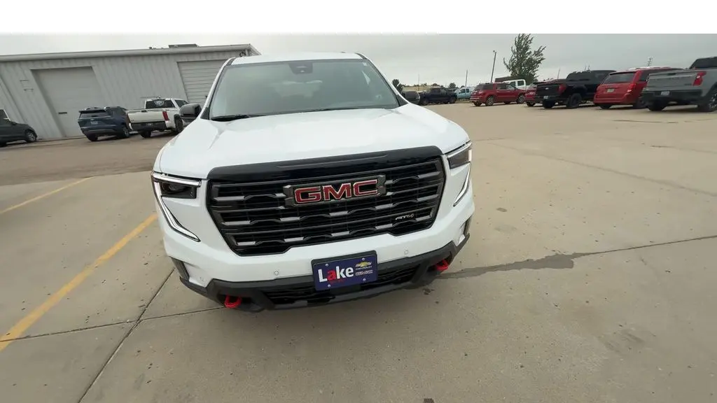 2026 GMC Acadia AT4