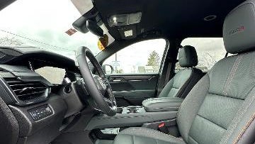 2024 GMC Acadia AT4