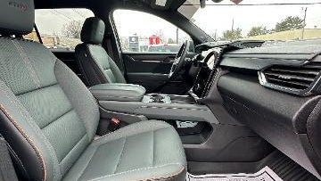 2024 GMC Acadia AT4