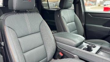 2024 GMC Acadia AT4