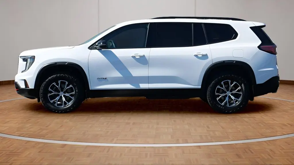 2025 GMC Acadia AT4