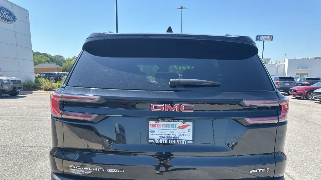 2025 GMC Acadia AT4