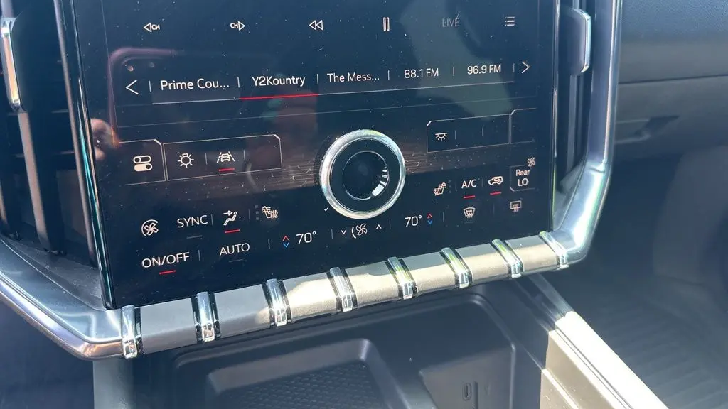 2025 GMC Acadia AT4