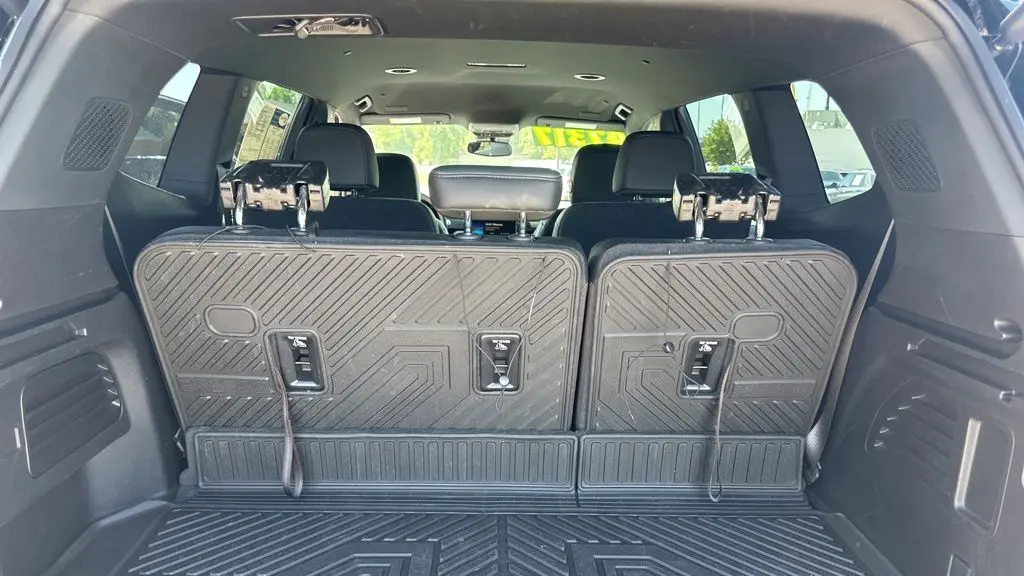 2025 GMC Acadia AT4
