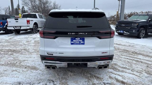 2024 GMC Acadia Denali