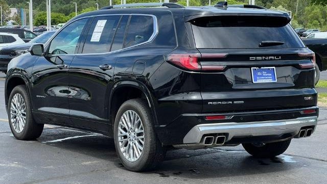 2024 GMC Acadia Denali