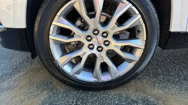 2024 GMC Acadia Denali