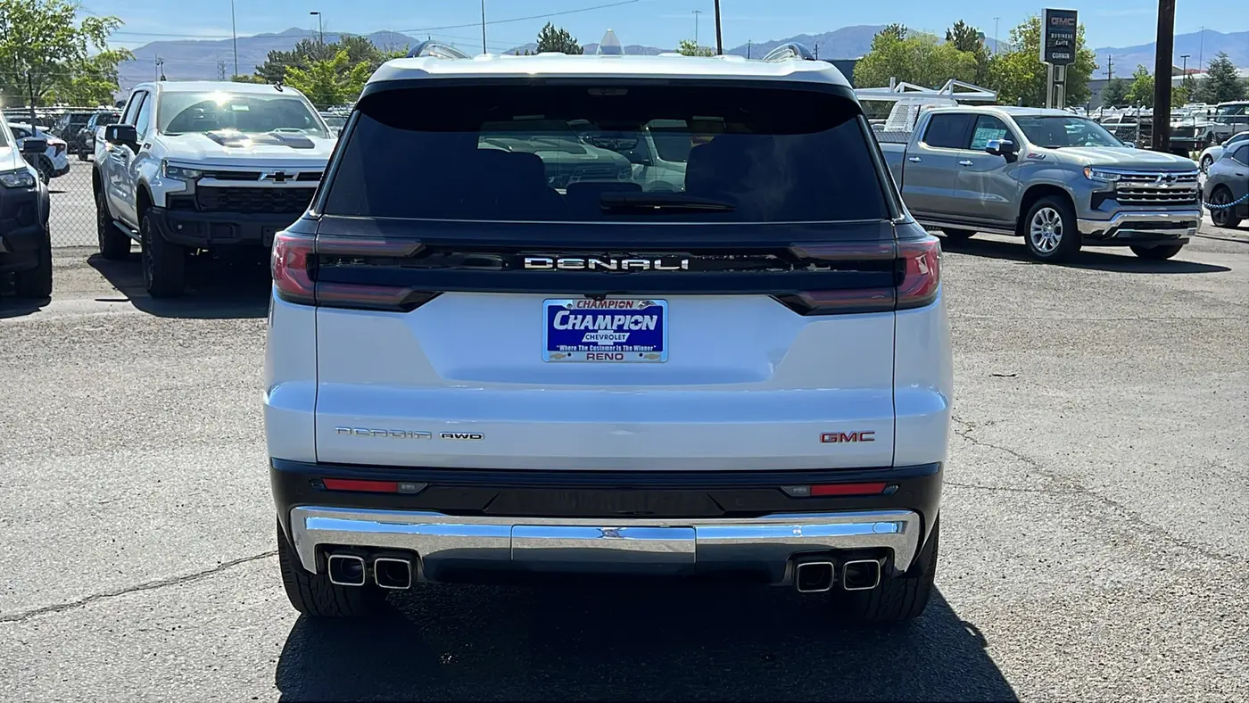 2024 GMC Acadia Denali