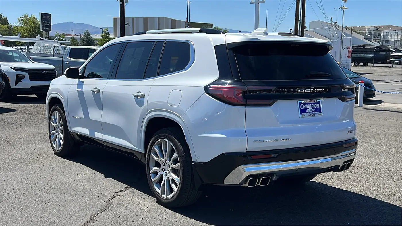 2024 GMC Acadia Denali
