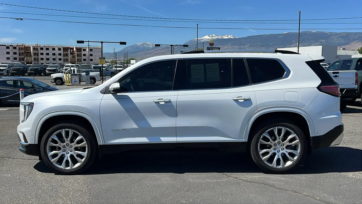2024 GMC Acadia Denali