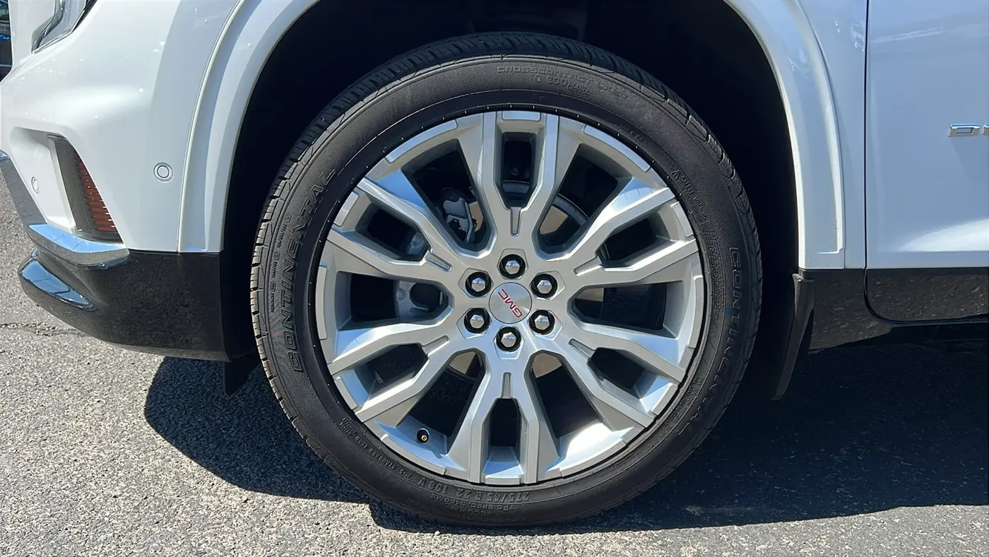 2024 GMC Acadia Denali