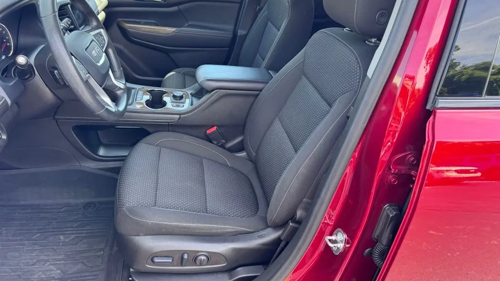 2022 GMC Acadia SLE